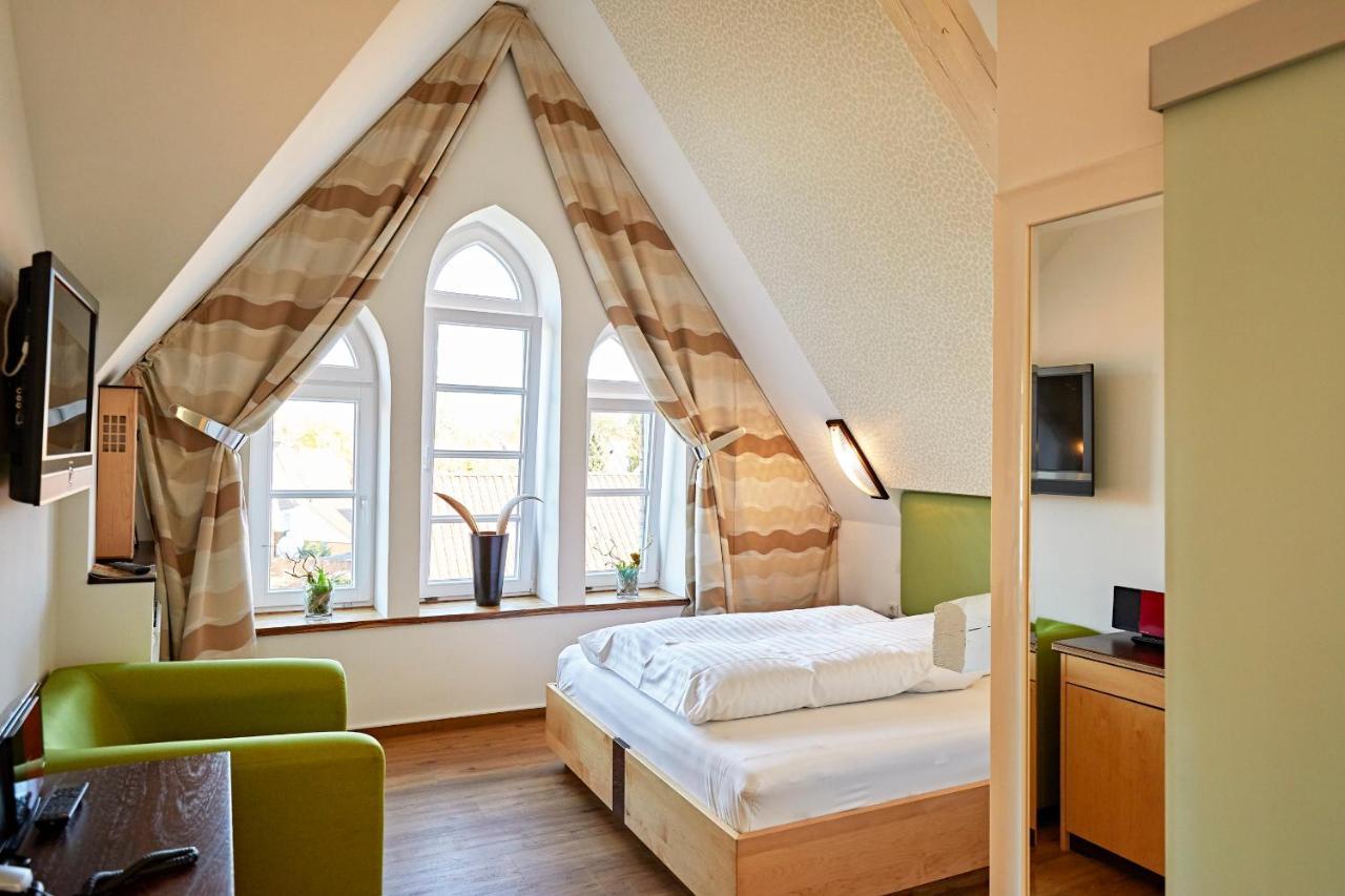 Hotel Zur Wartburg Реда-Виденбрюк Экстерьер фото