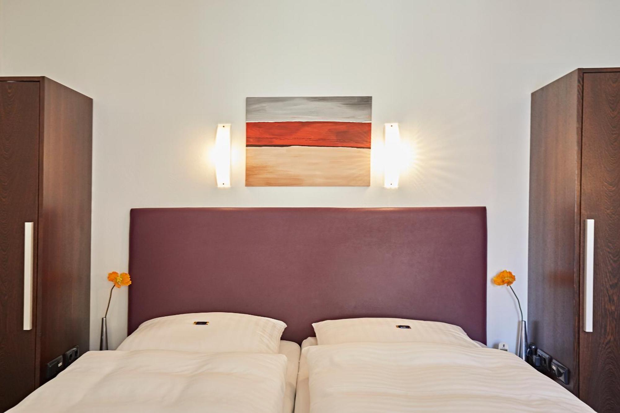 Hotel Zur Wartburg Реда-Виденбрюк Экстерьер фото