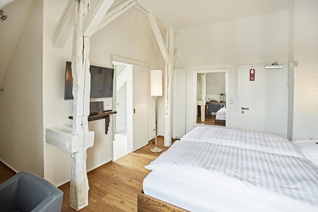 Hotel Zur Wartburg Реда-Виденбрюк Экстерьер фото