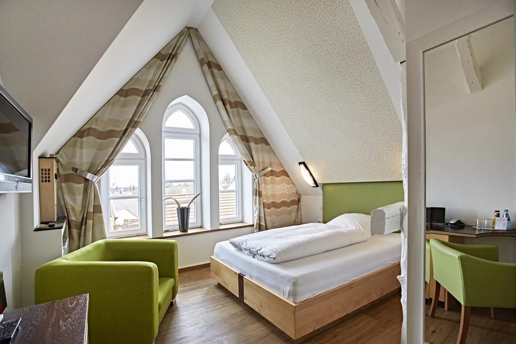 Hotel Zur Wartburg Реда-Виденбрюк Экстерьер фото