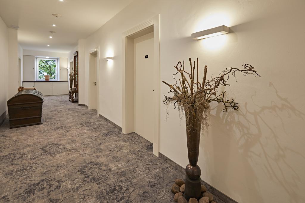 Hotel Zur Wartburg Реда-Виденбрюк Экстерьер фото