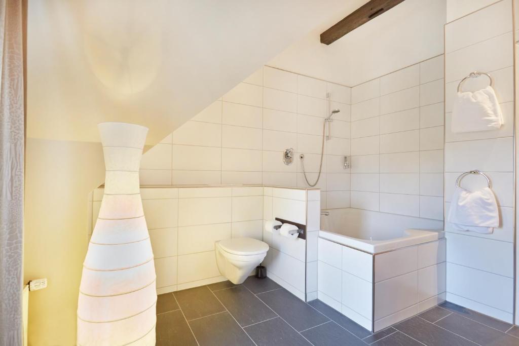 Hotel Zur Wartburg Реда-Виденбрюк Экстерьер фото