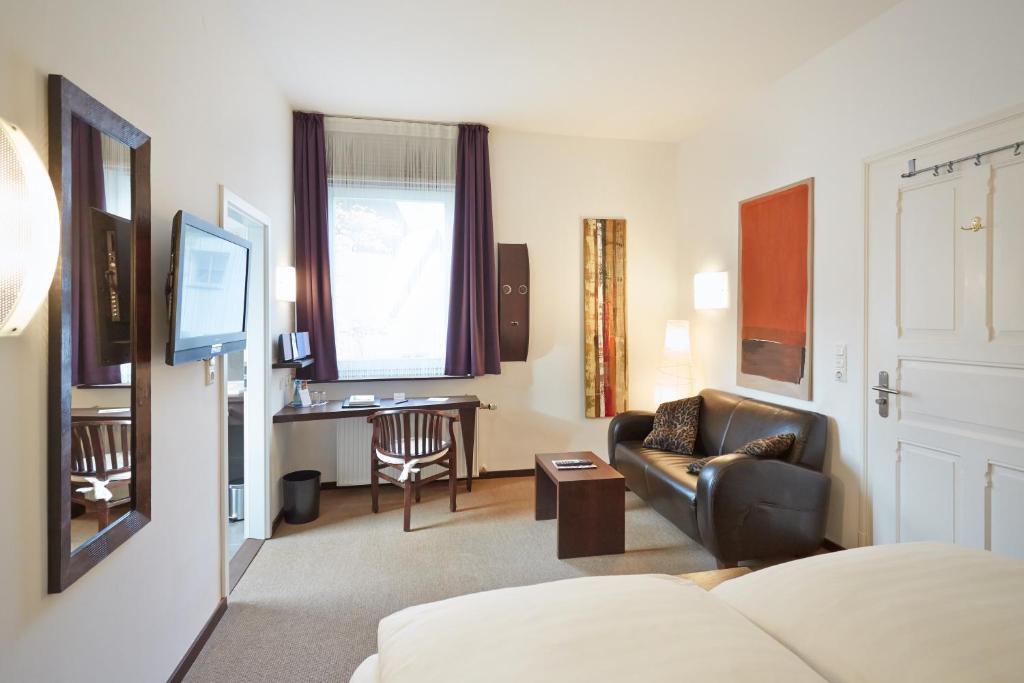 Hotel Zur Wartburg Реда-Виденбрюк Экстерьер фото